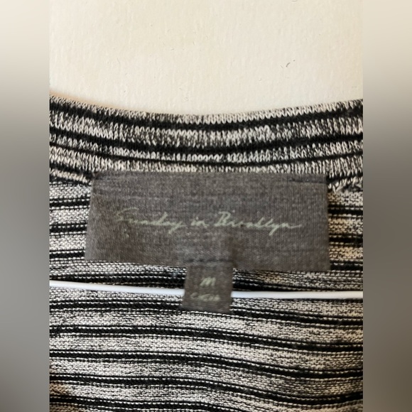 SUNDAY IN BROOKLYN blouse - size M - Anthropologie - EUC - Picture 3 of 3